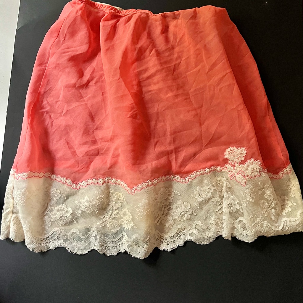 Bali Fischer Vintage Coral Lace Half Slip